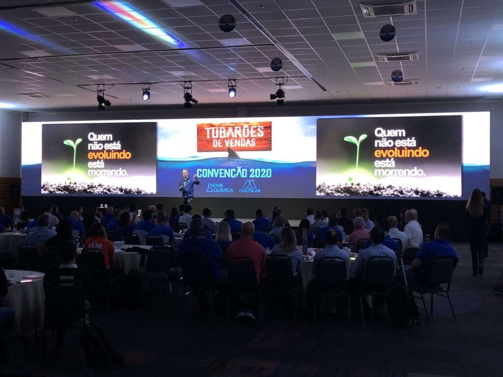 Convenção corporativa com LED wall